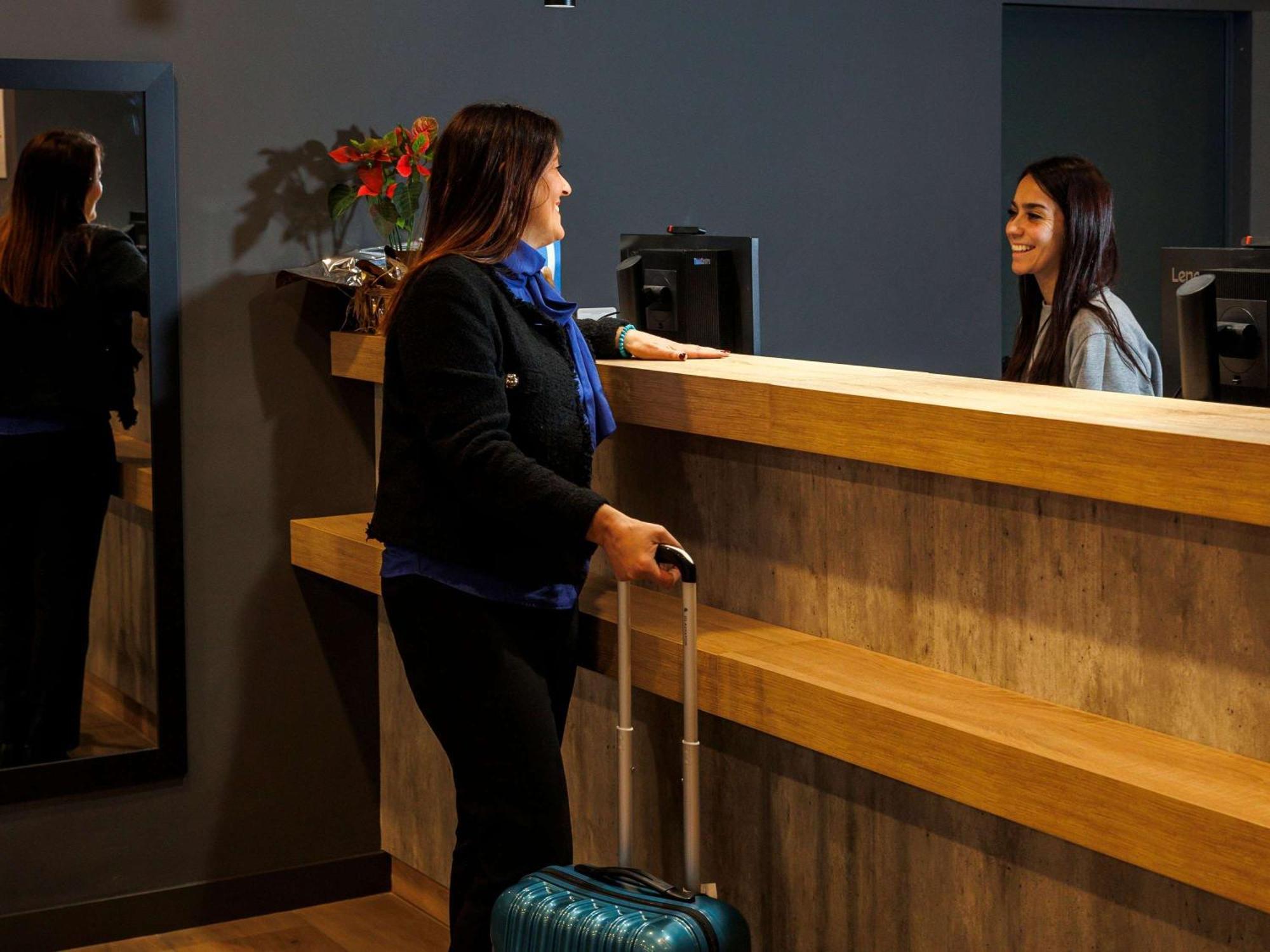 Ibis Budget Logrono Centro Luaran gambar