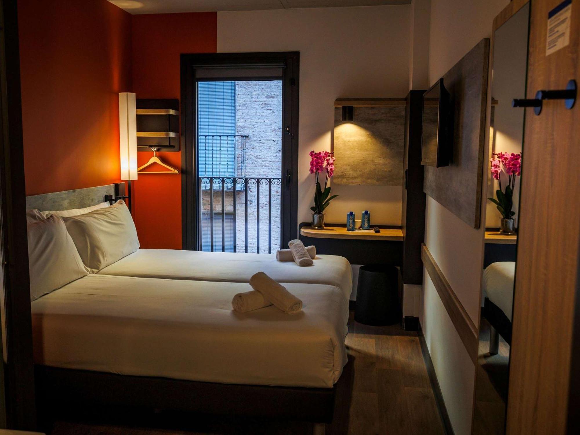 Ibis Budget Logrono Centro Luaran gambar