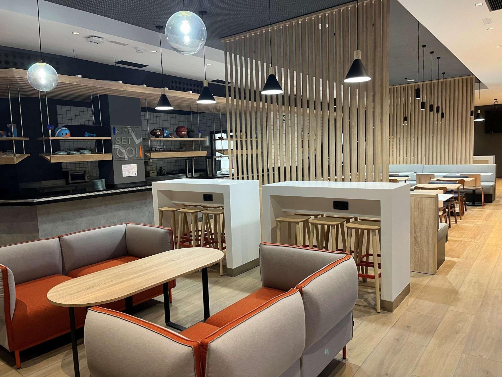 Ibis Budget Logrono Centro Luaran gambar